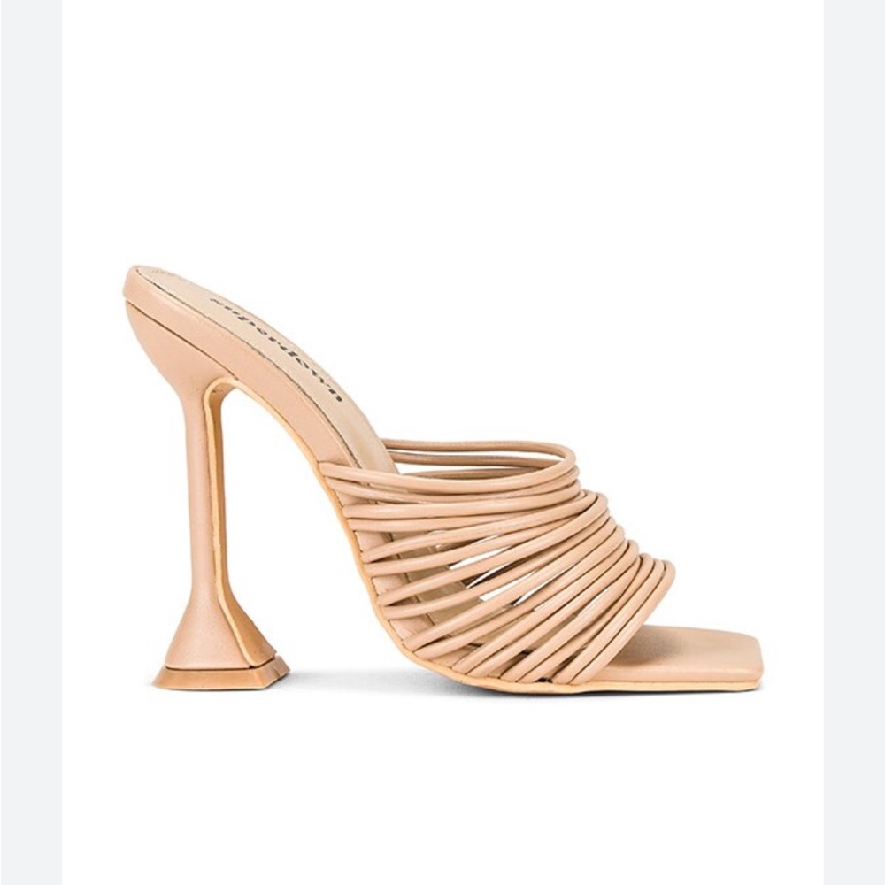 Superdown Eva Heel in Tan